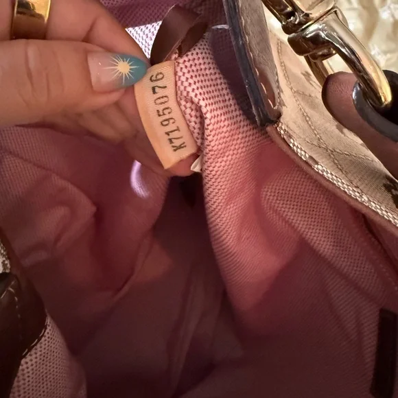 Dooney & Bourke - Large Brown& Tan Tote - EUC - Picture 16 of 16